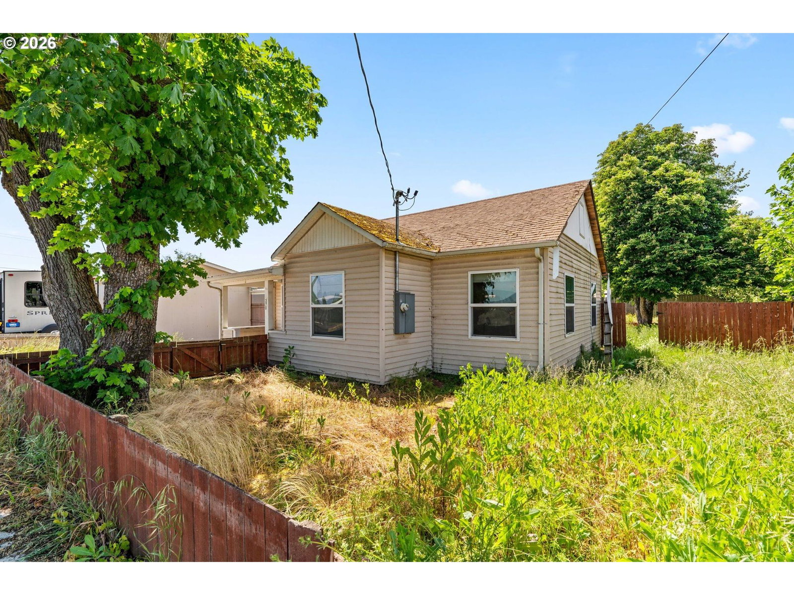 Listing photo 1 of 6