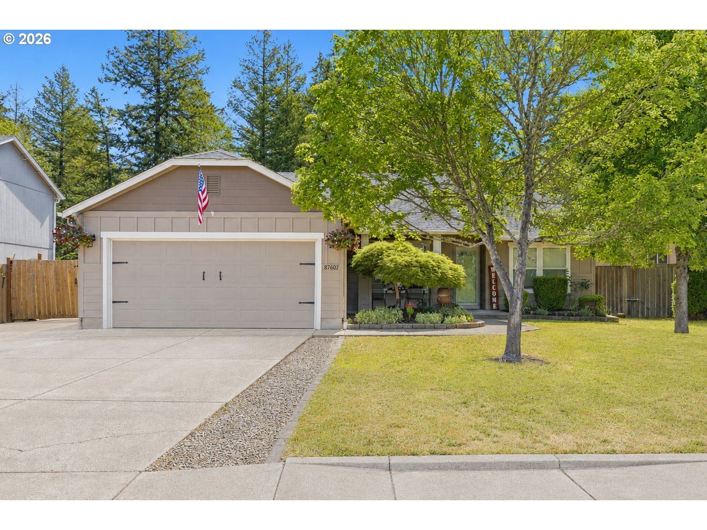 Listing photo 1 of 4