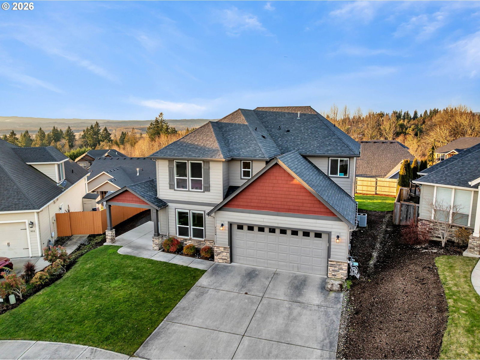1124 N 9TH WAY