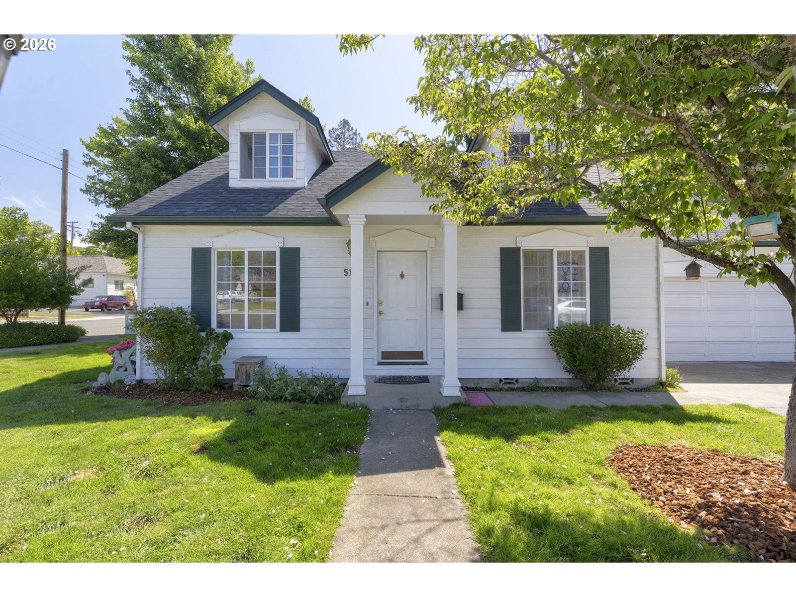 Primary listing photo, 515 NW DIMMICK ST, Grants Pass, OR, 97526
