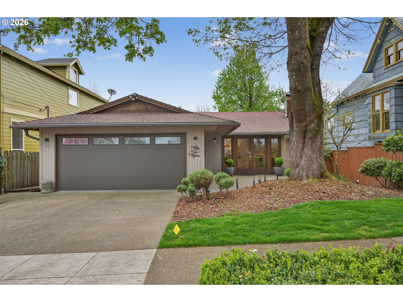 Primary listing photo, 5615 SE OAK ST, Portland, OR, 97215
