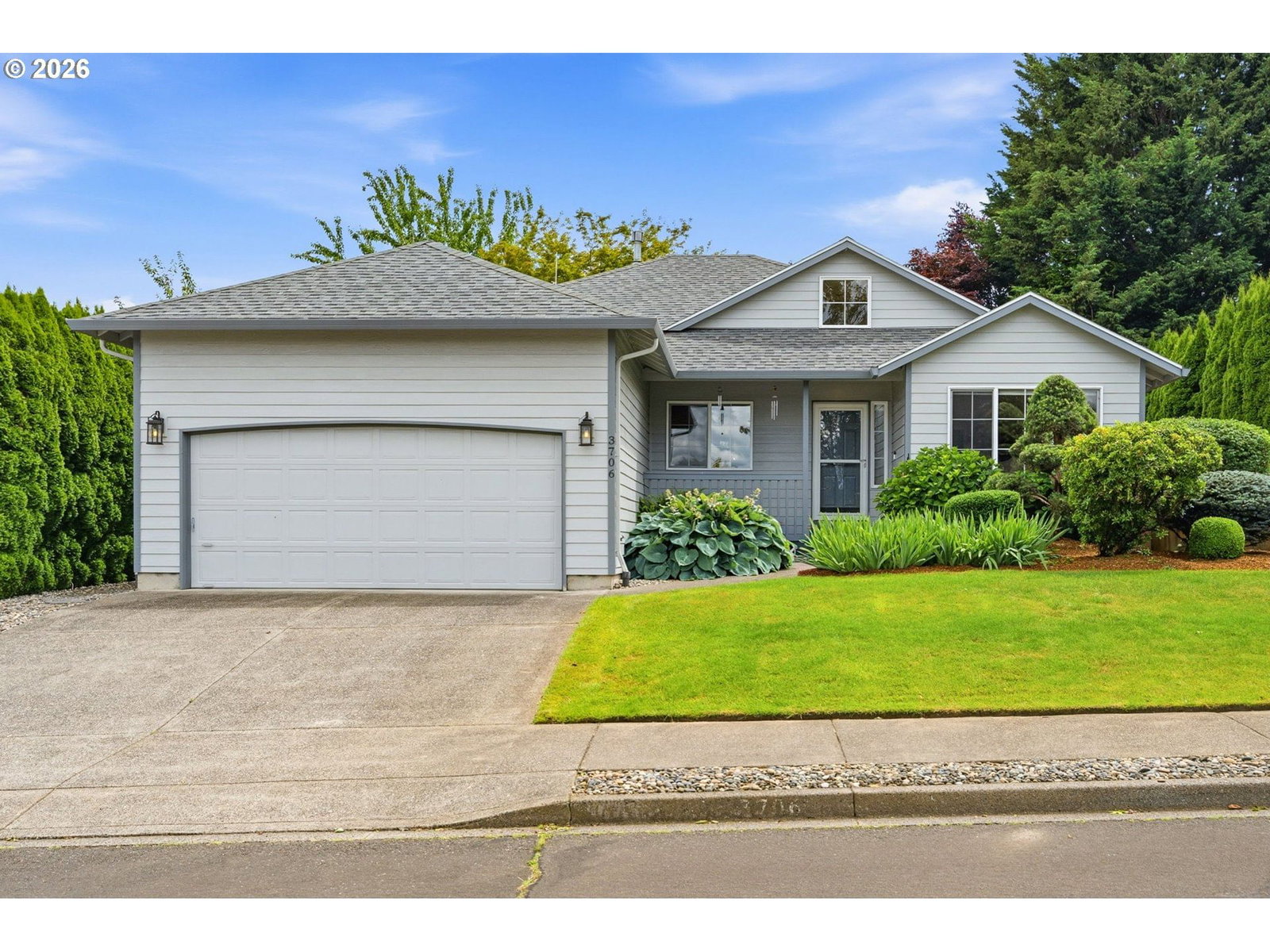 Listing photo 1 of 6