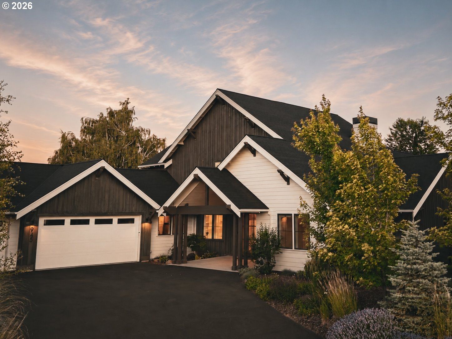 Primary listing photo, 945 Roberts DR, Hood River, OR, 97031