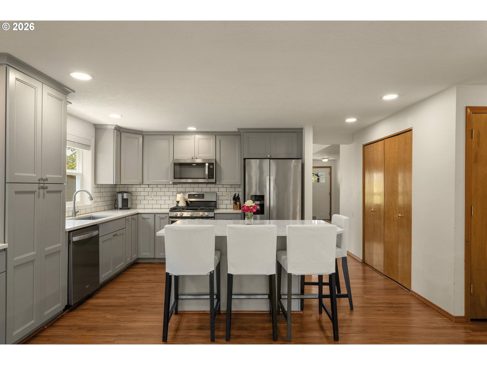 Listing photo 5 of 30, 10366 SW PORTER ST, Portland, OR, 97225