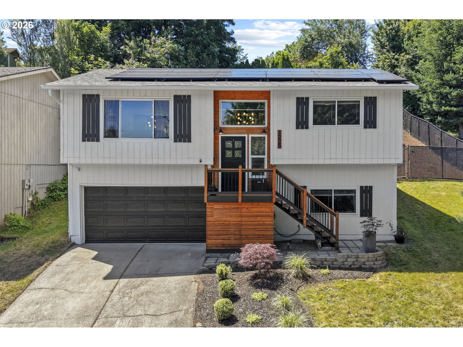 Listing photo 1 of 6