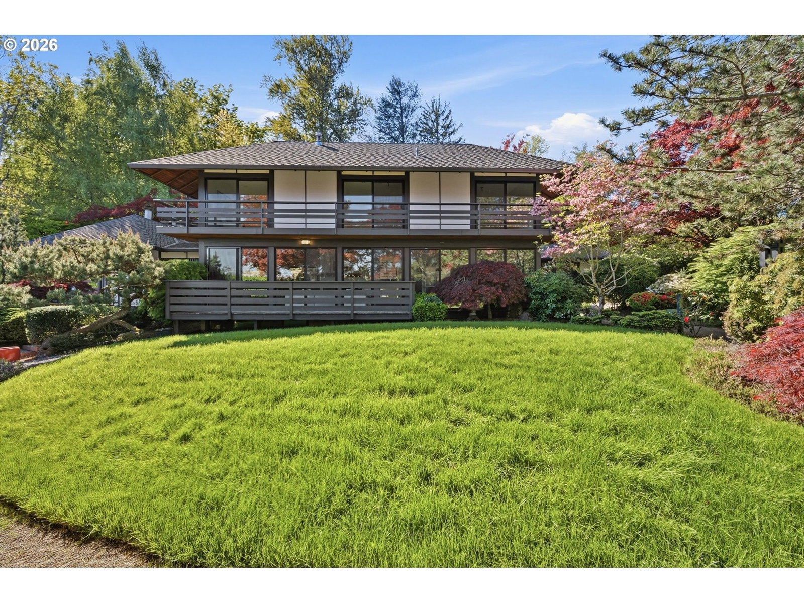 28 MONTICELLO DR