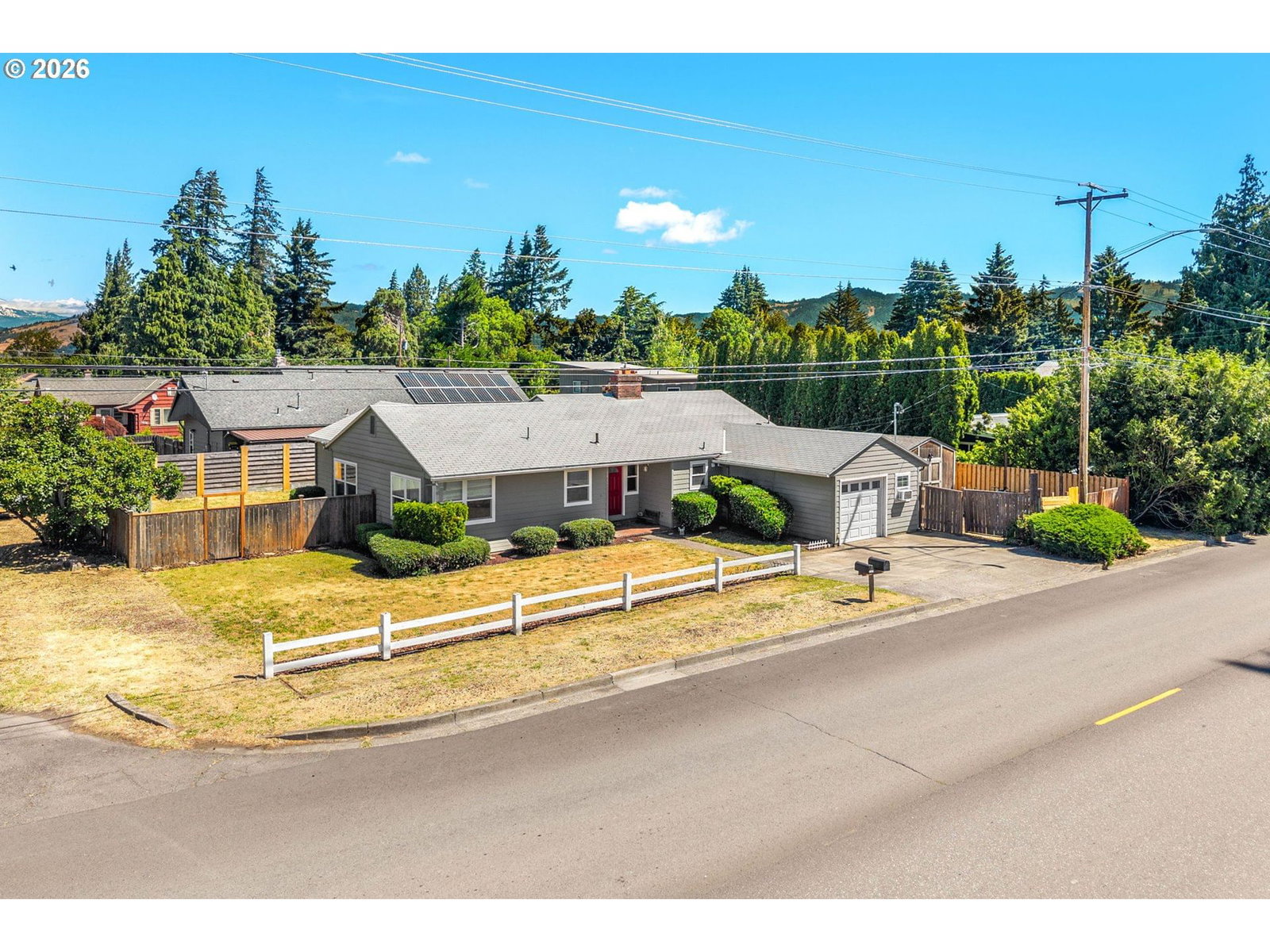 Listing photo 1 of 6