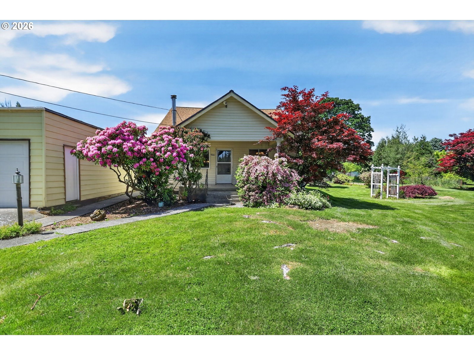 Listing photo 1 of 6