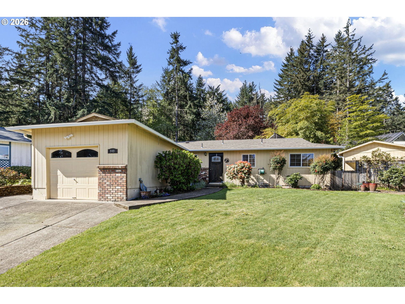 Primary listing photo, 949 S S CT, Cottage Grove, OR, 97424