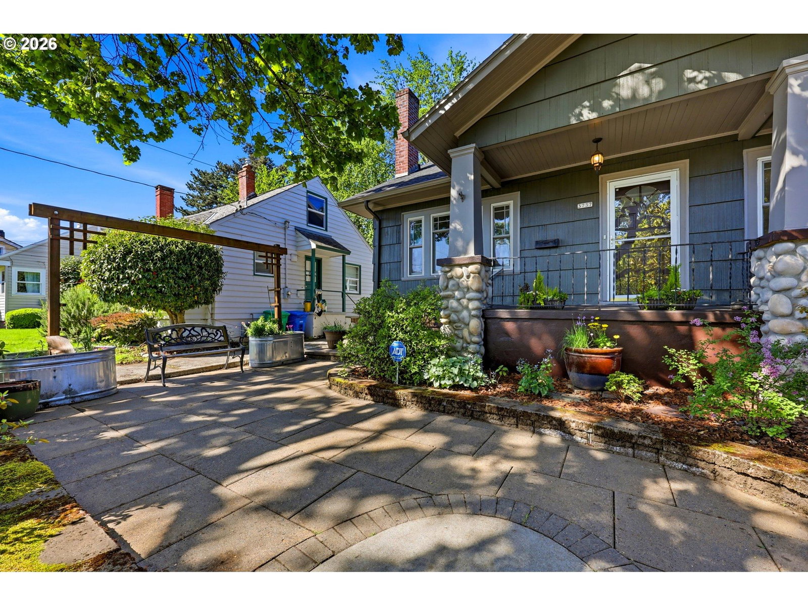 Listing photo 5 of 47, 3737 SE 11TH AVE, Portland, OR, 97202