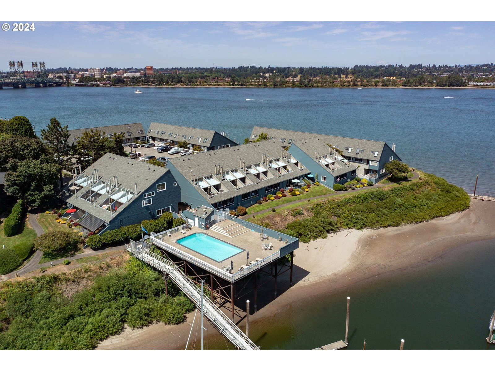 178 N HAYDEN BAY DR