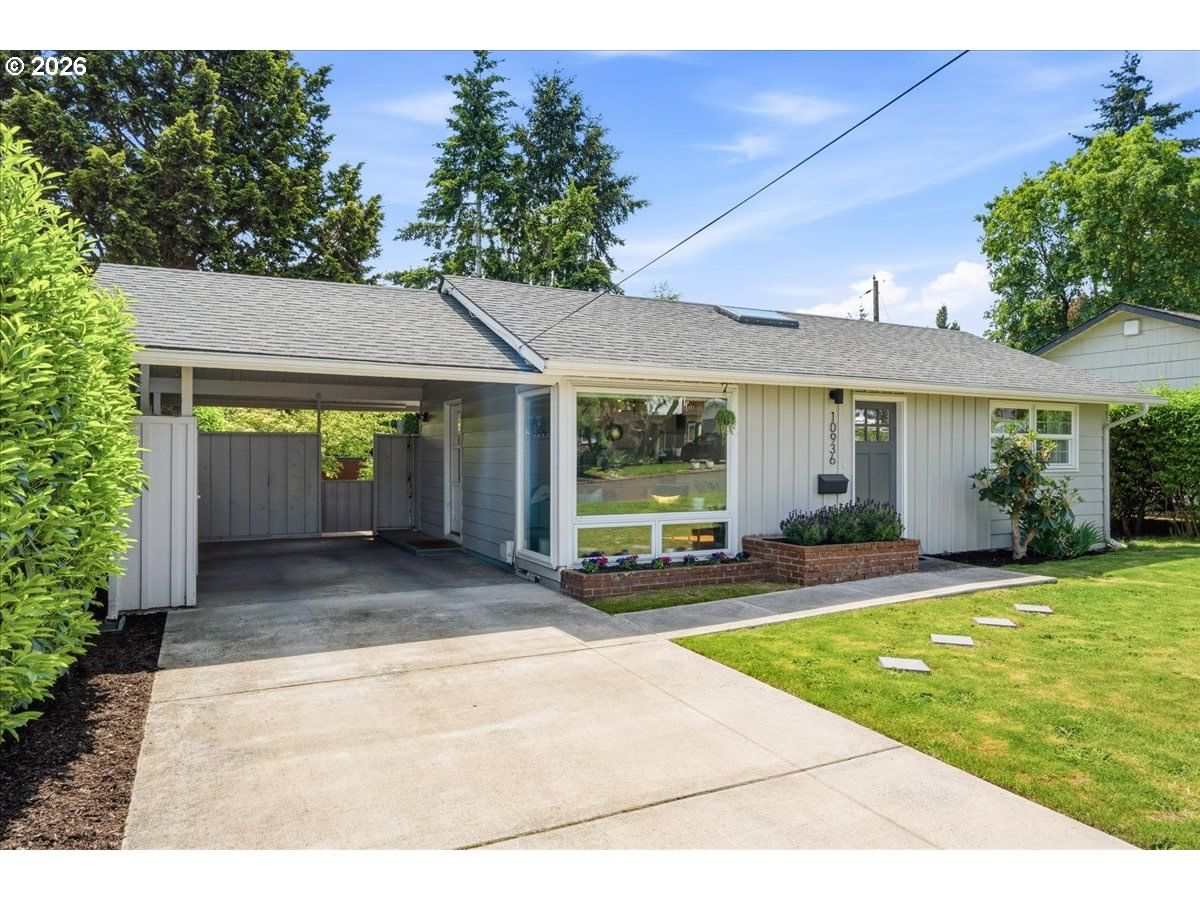 Primary listing photo, 10936 NE RUSSELL ST, Portland, OR, 97220