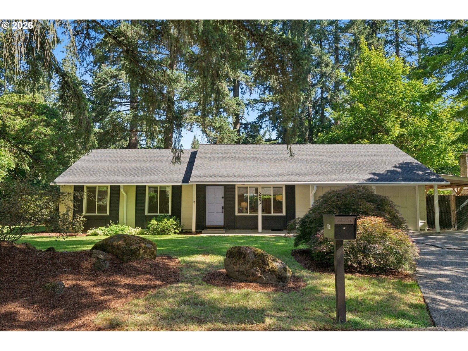 Listing photo 1 of 6