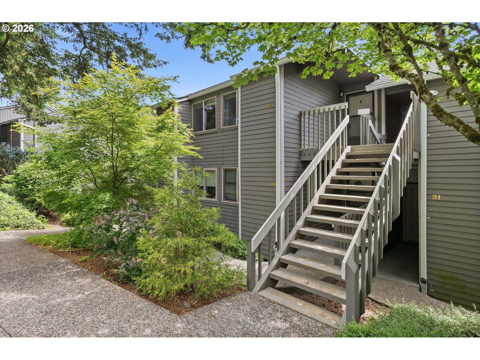Listing photo 1 of 6