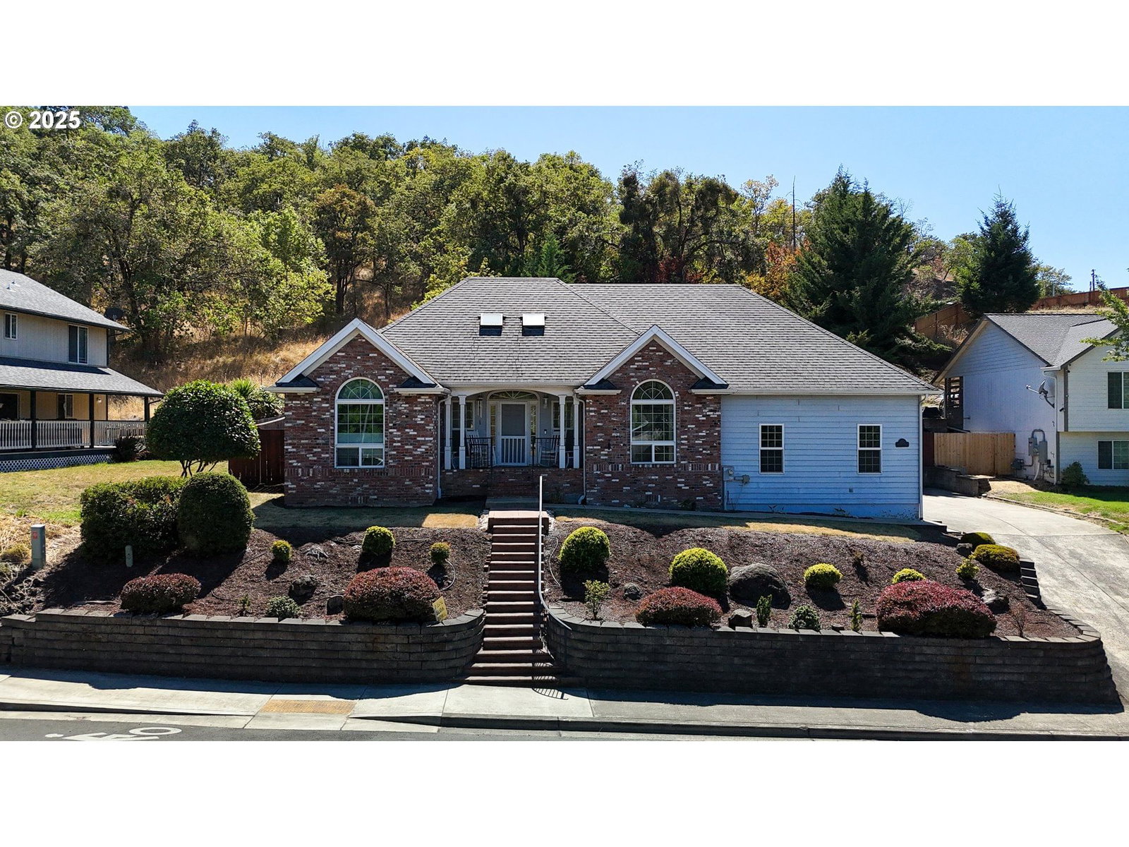 Primary listing photo, 1050 NE GARDEN VALLEY BLVD, Roseburg, OR, 97470