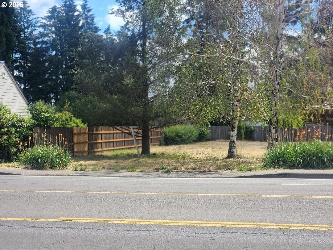 Listing photo 1 of 3
