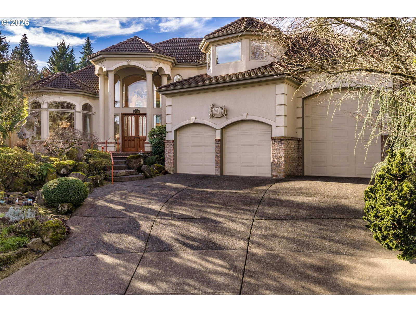 Primary listing photo, 2480 MARYLSHIRE LN, Lake Oswego, OR, 97034