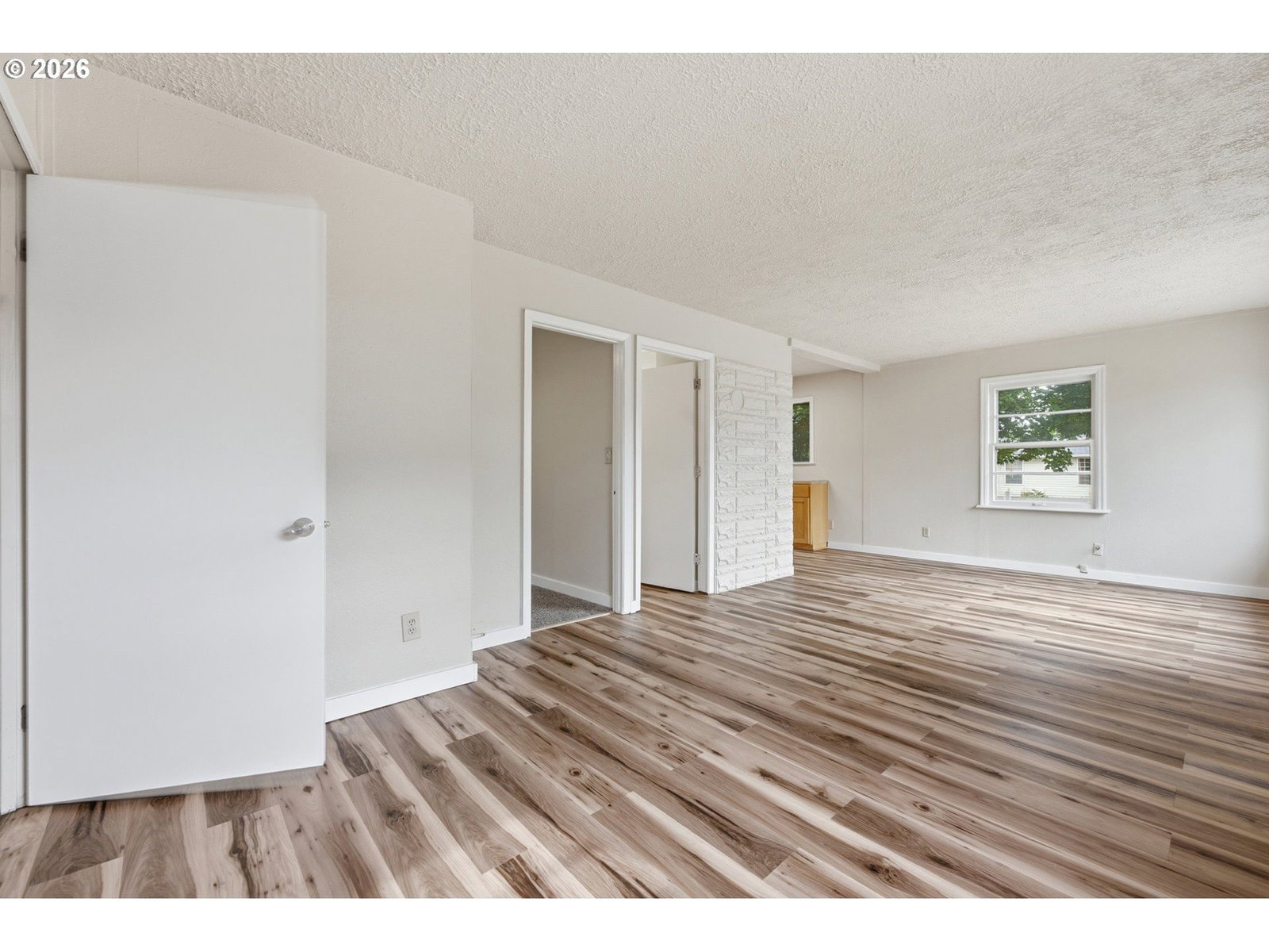 Listing photo 5 of 26, 8011 N CLARENDON AVE, Portland, OR, 97203