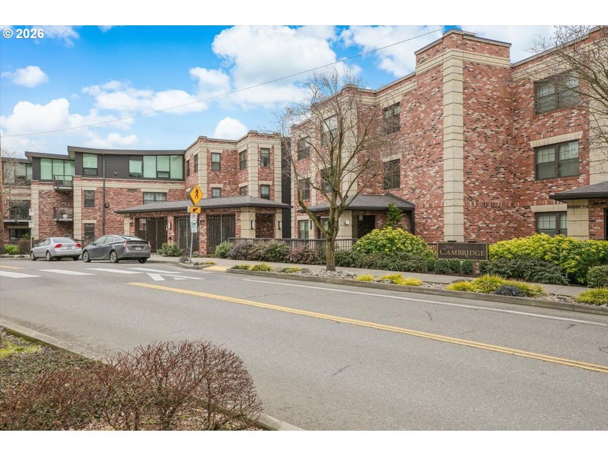 Primary listing photo, 2454 NW WESTOVER RD #102, Portland, OR, 97210