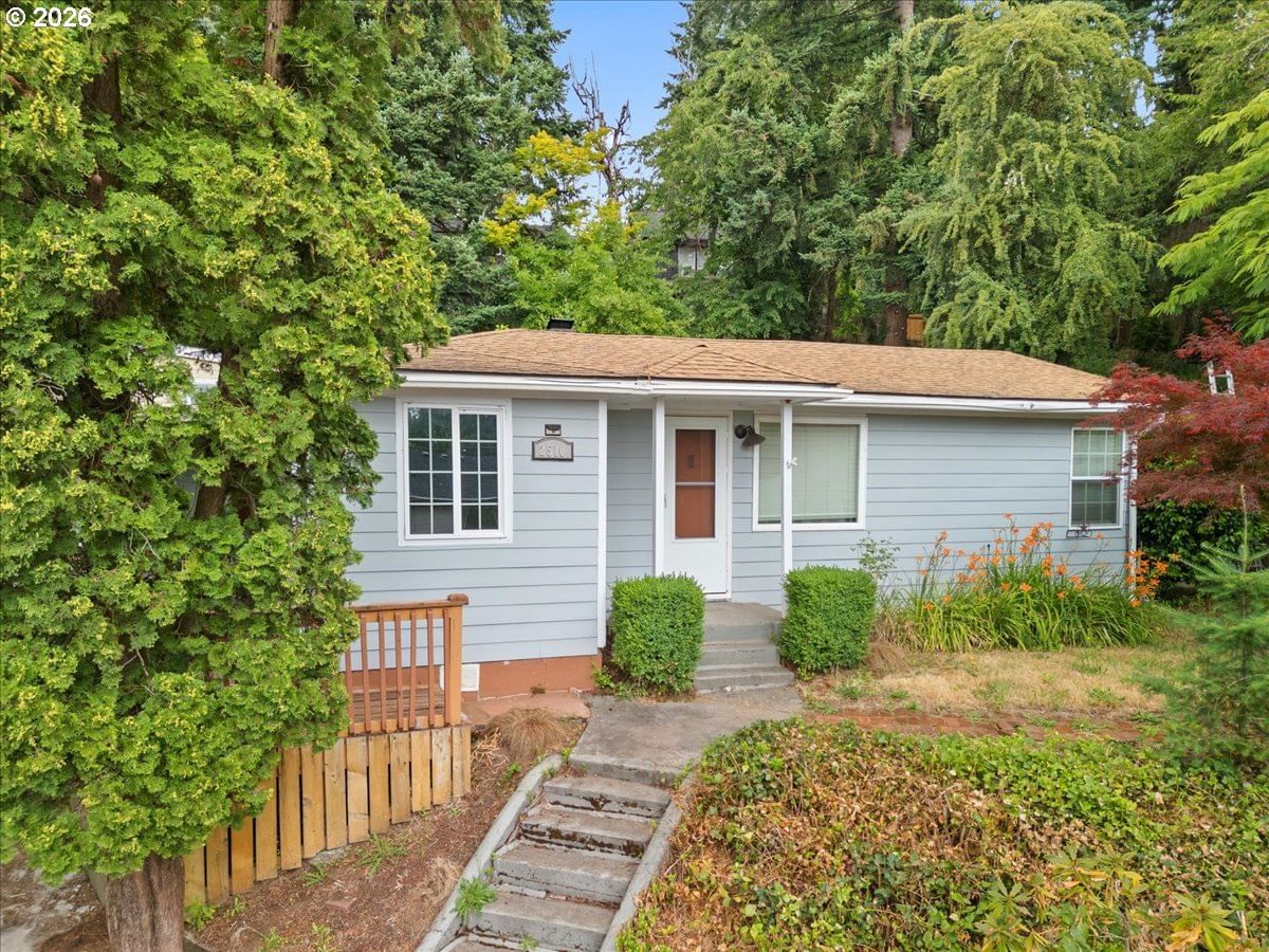Listing photo 1 of 6
