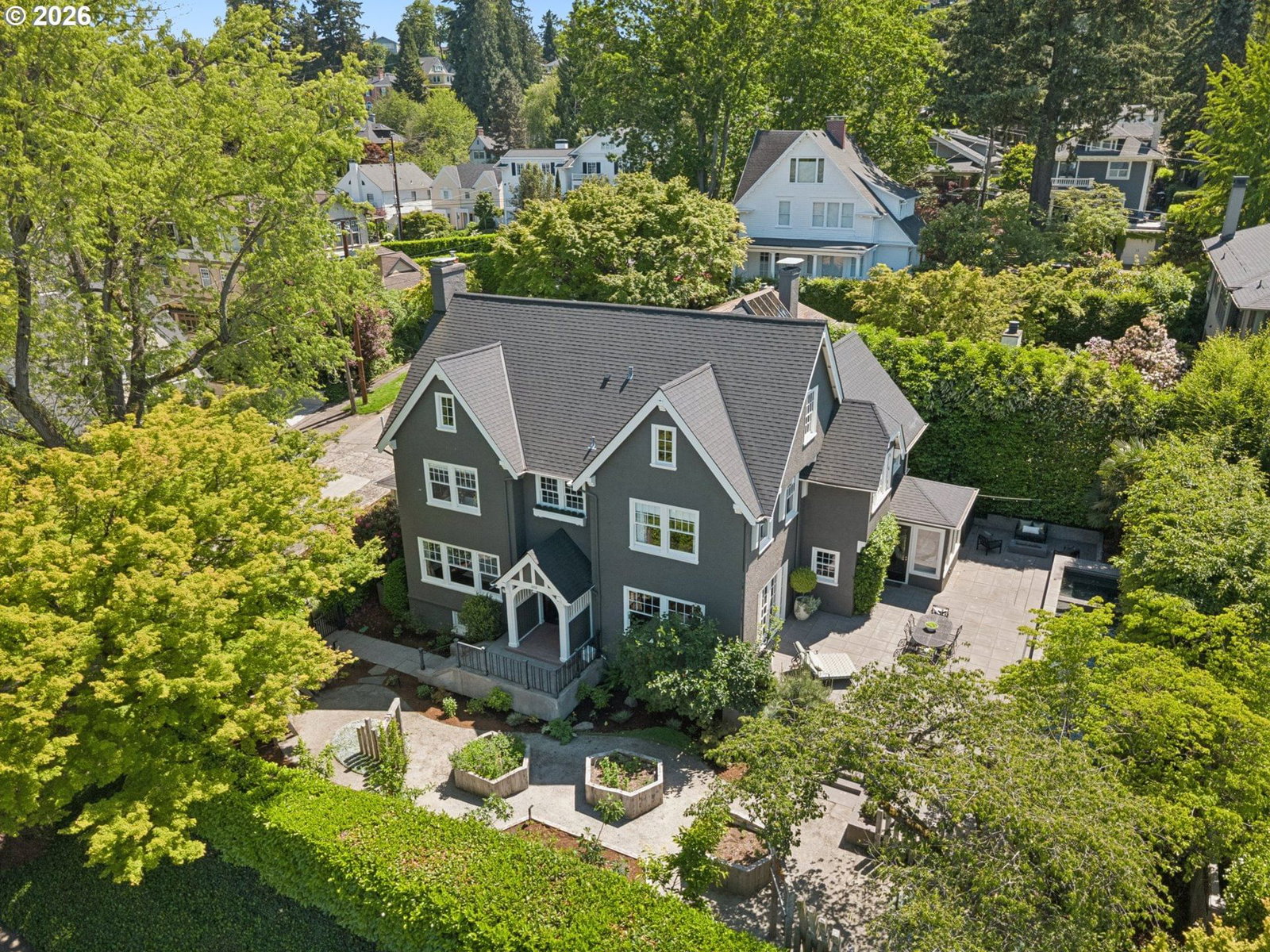 Listing photo 1 of 6