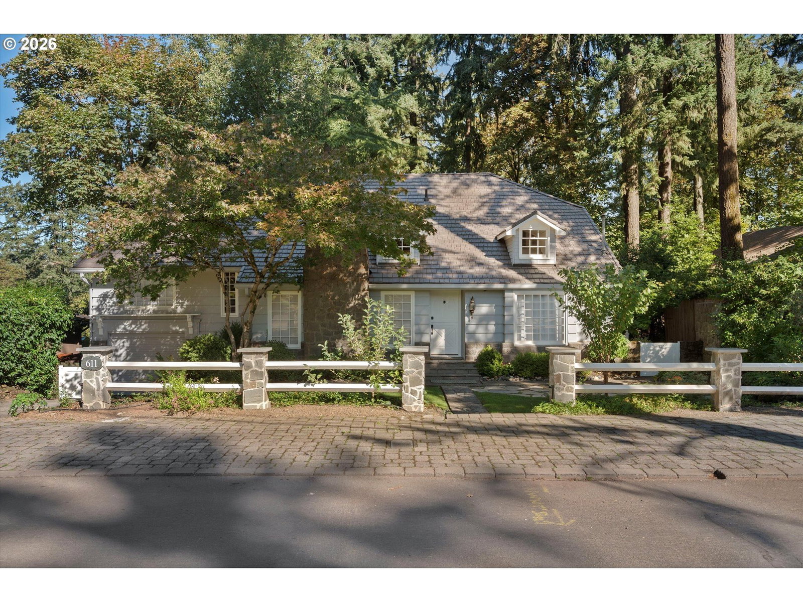 Primary listing photo, 611 RIDGEWAY RD, Lake Oswego, OR, 97034