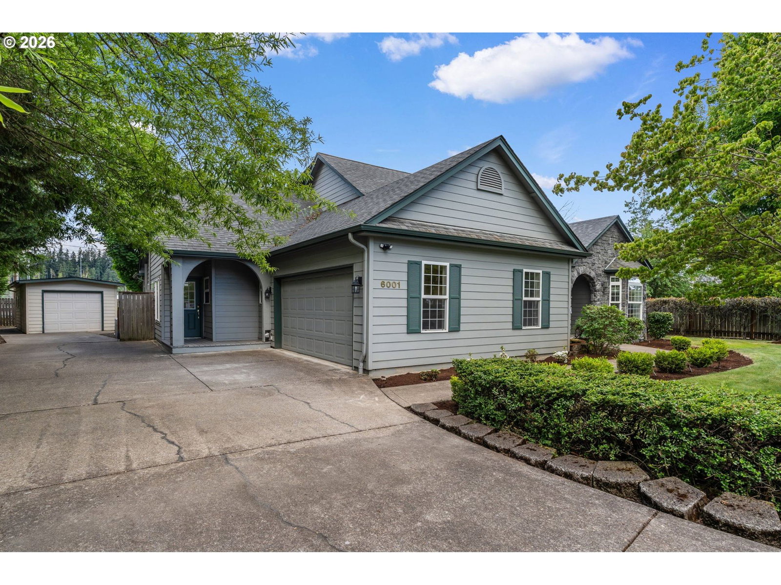Listing photo 1 of 6