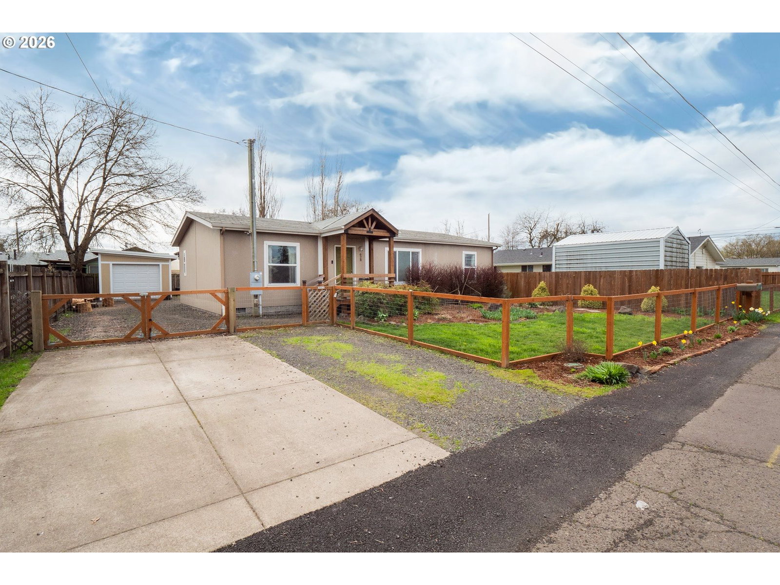 Primary listing photo, 628 STANLEY LN, Harrisburg, OR, 97446