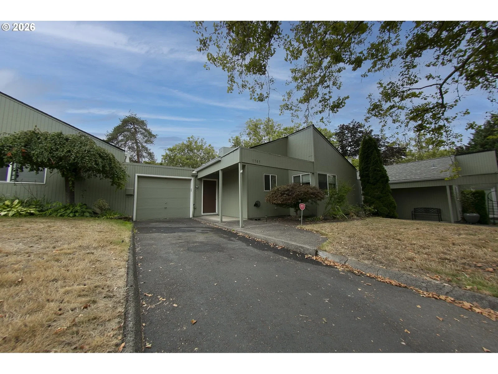 1785 NW ROLLING HILL DR
