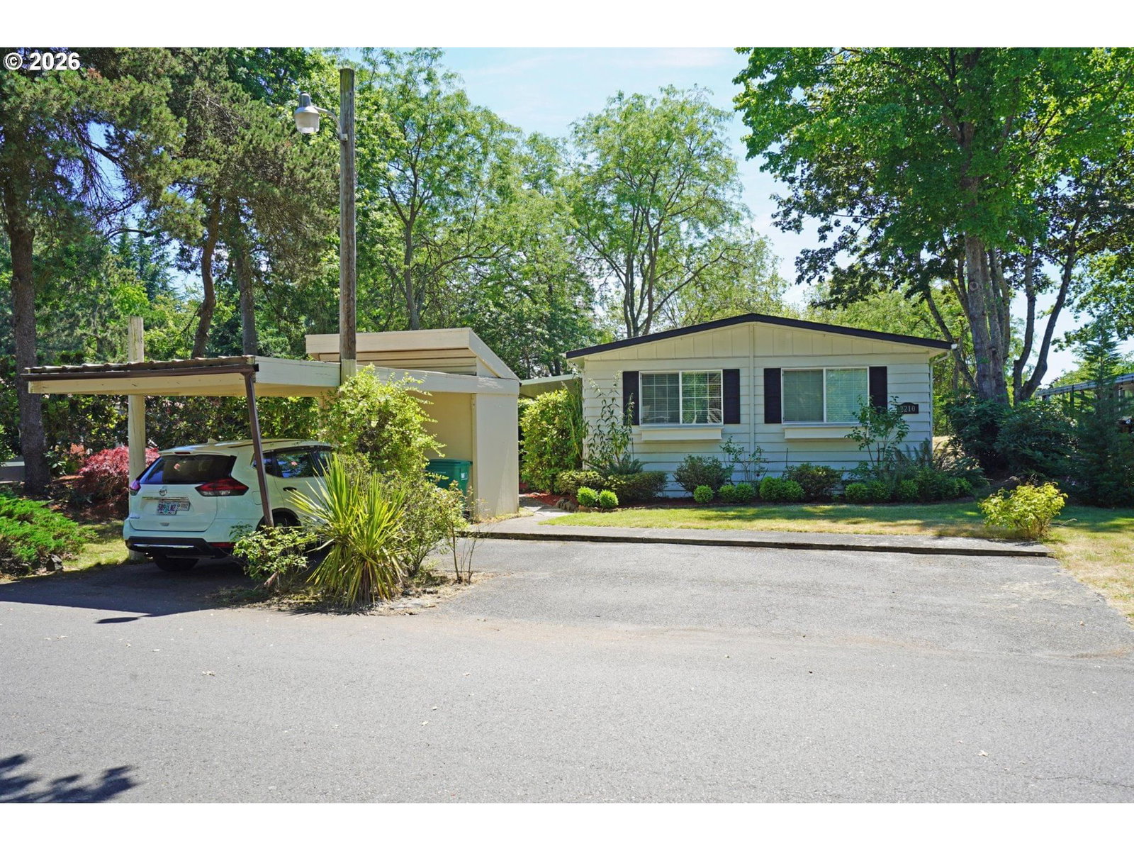 Primary listing photo, 2210 N BROUGHTON DR, Portland, OR, 97217