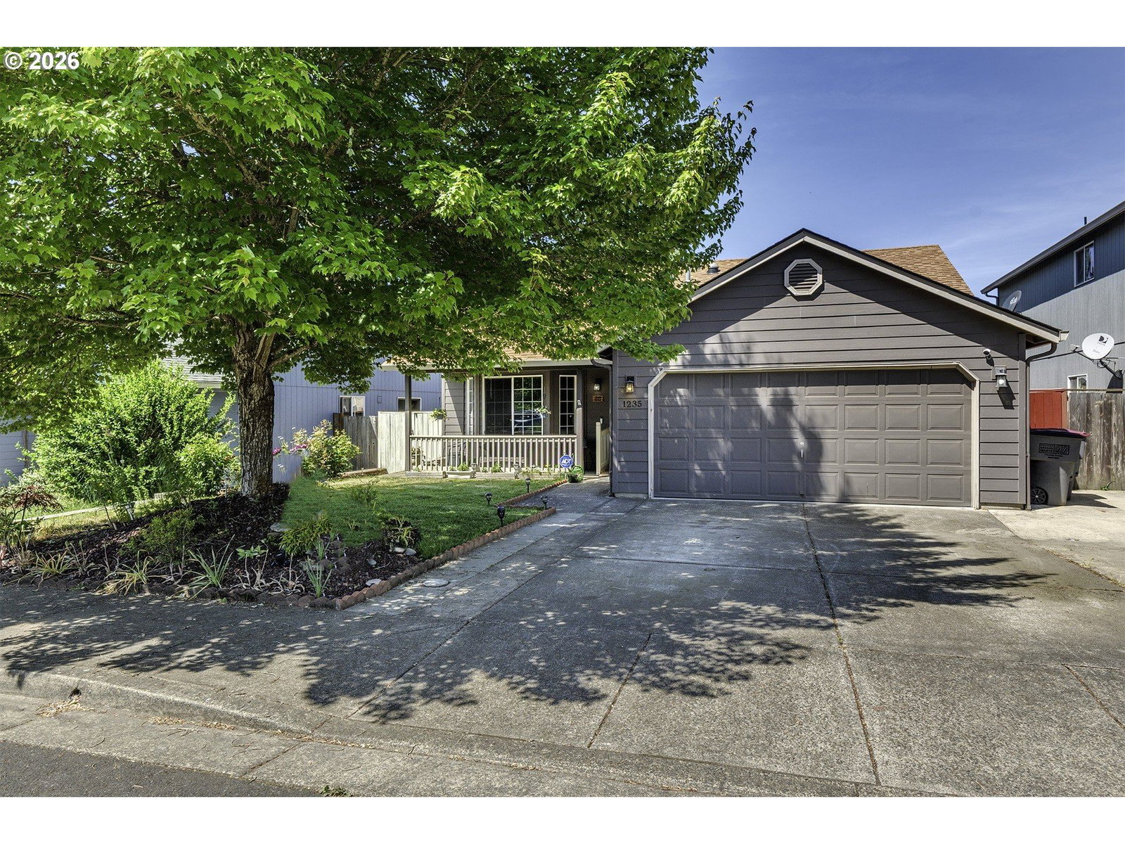 Listing photo 1 of 6