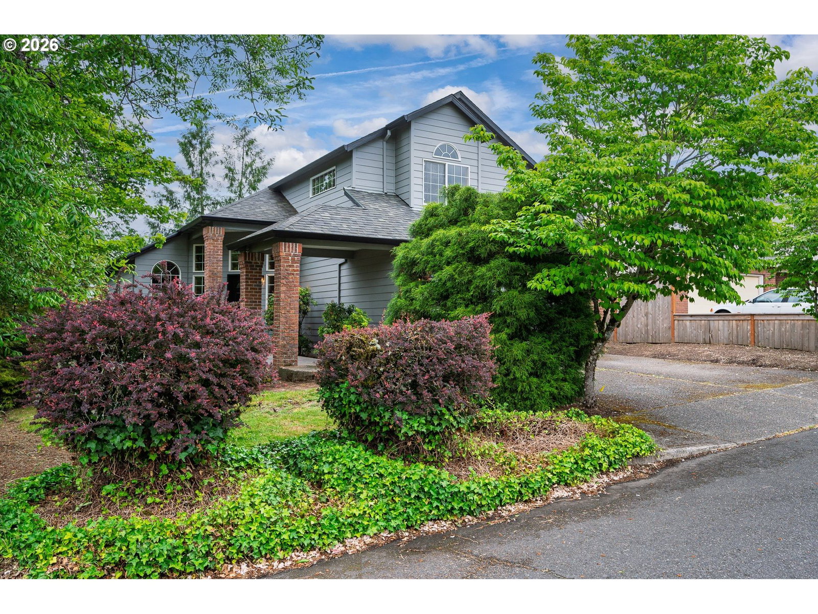 Primary listing photo, 10905 SE HENDERSON ST, Portland, OR, 97266
