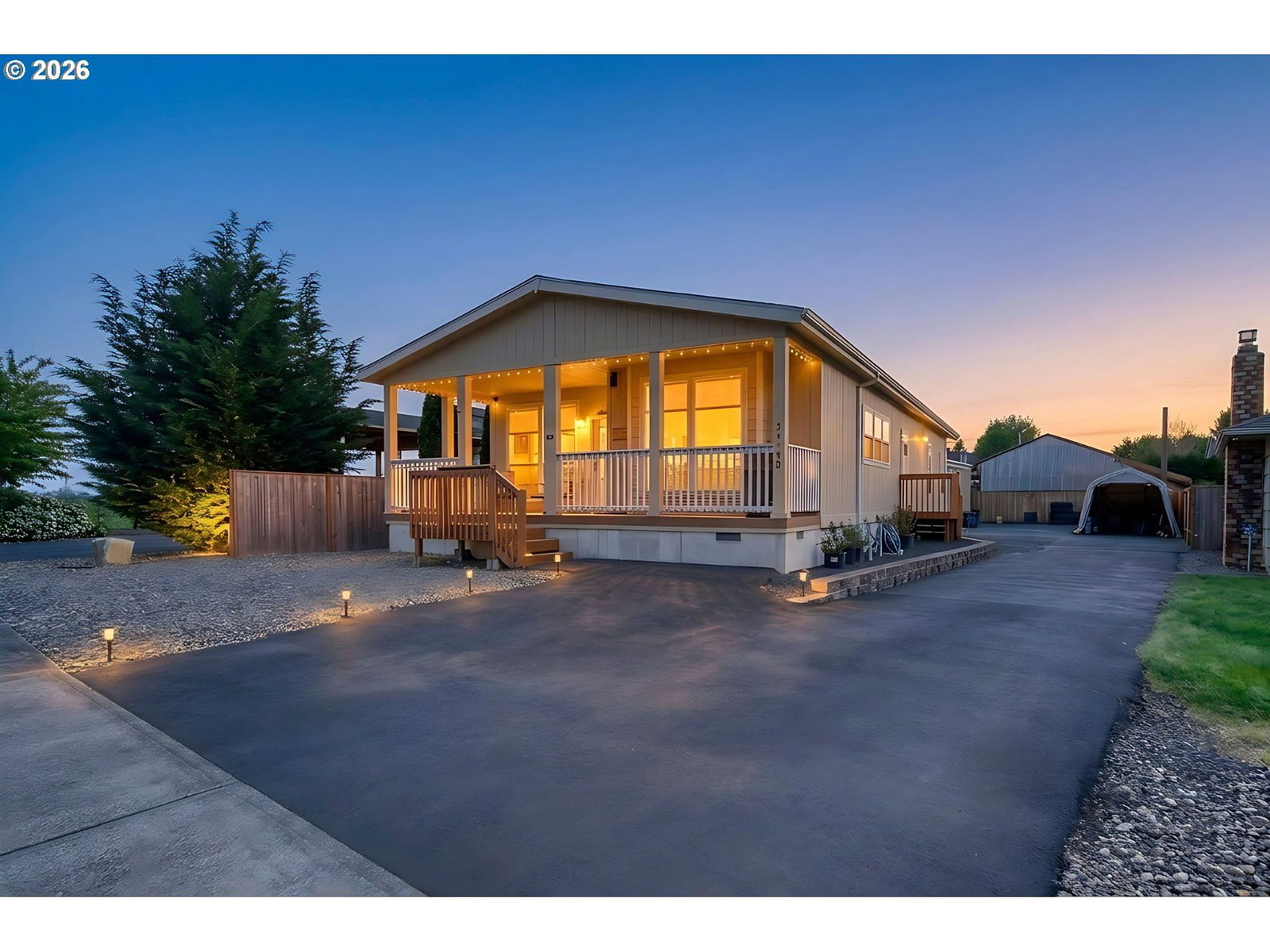 Listing photo 1 of 6