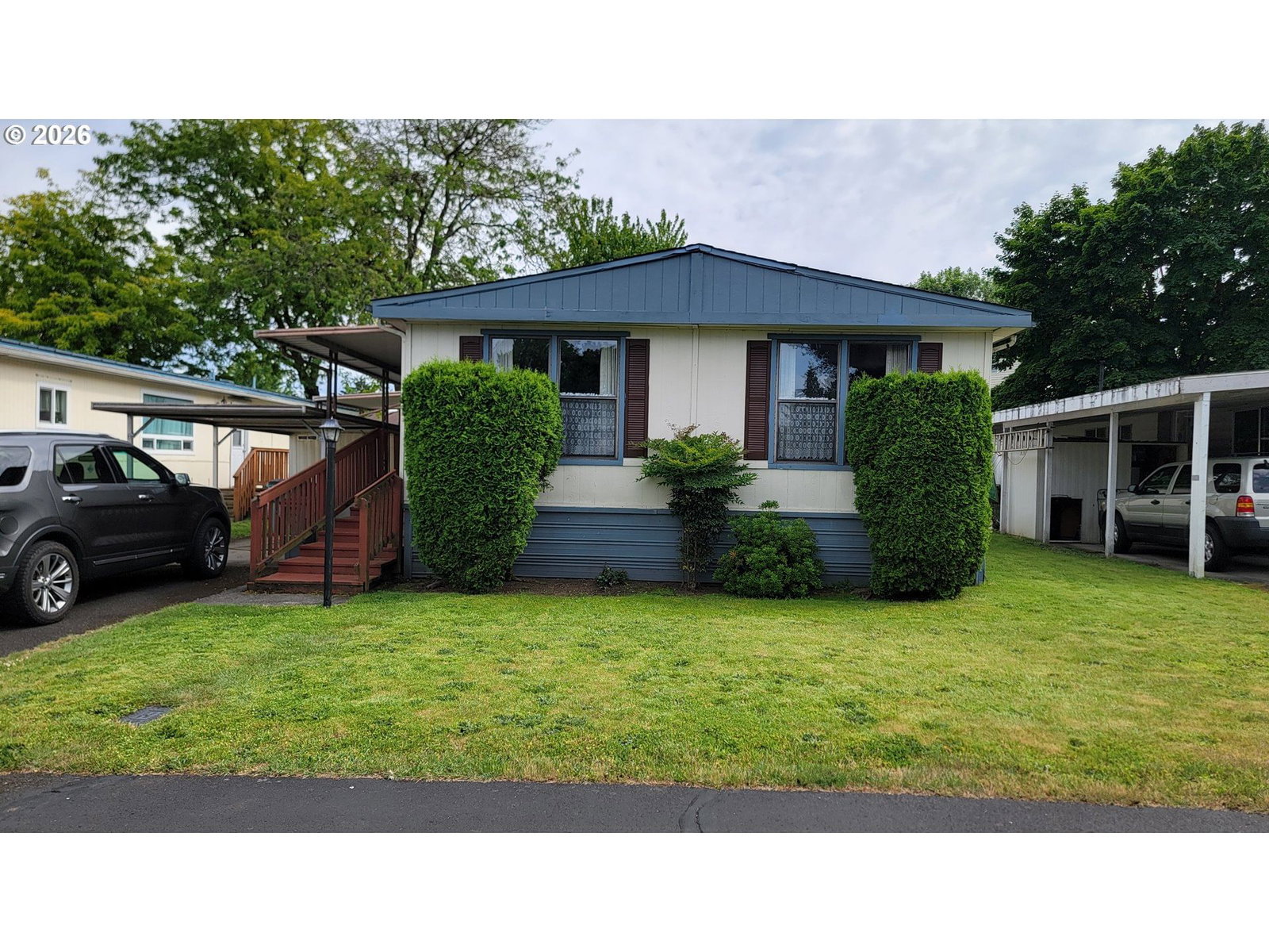 Listing photo 1 of 6