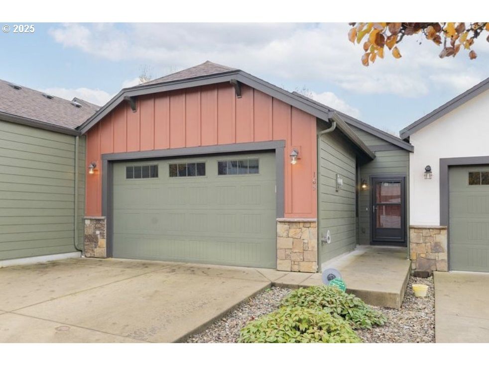 Primary listing photo, 185 N 43RD PL, Ridgefield, WA, 98642