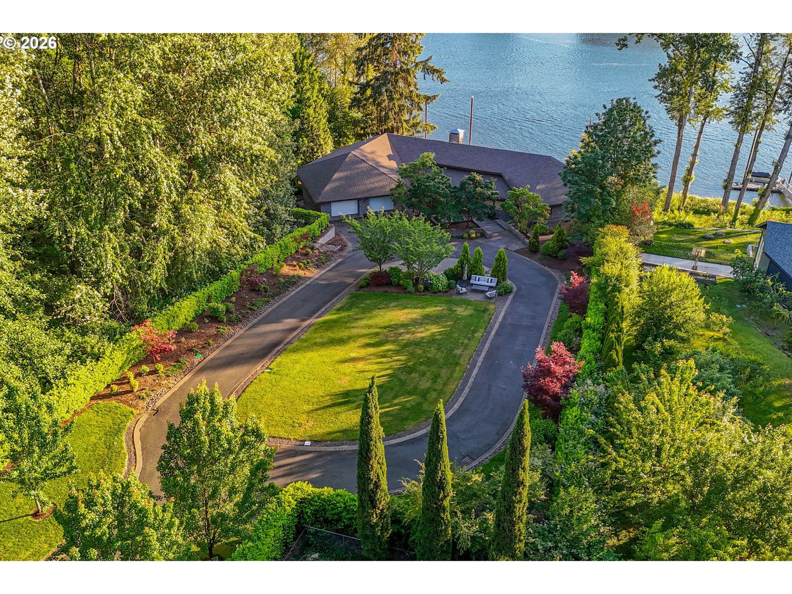Primary listing photo, 3838 SE HILLSIDE DR, Milwaukie, OR, 97267