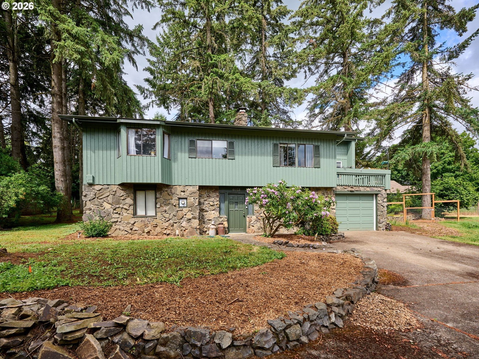 Listing photo 1 of 6