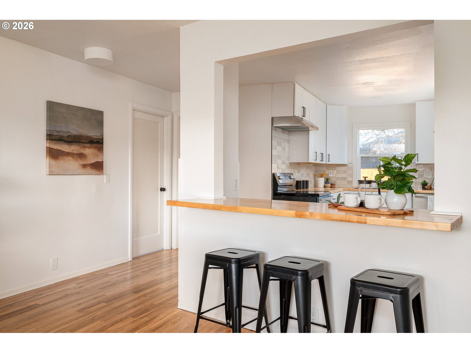 Listing photo 4 of 16, 5408 NE 46th PL, Portland, OR, 97218