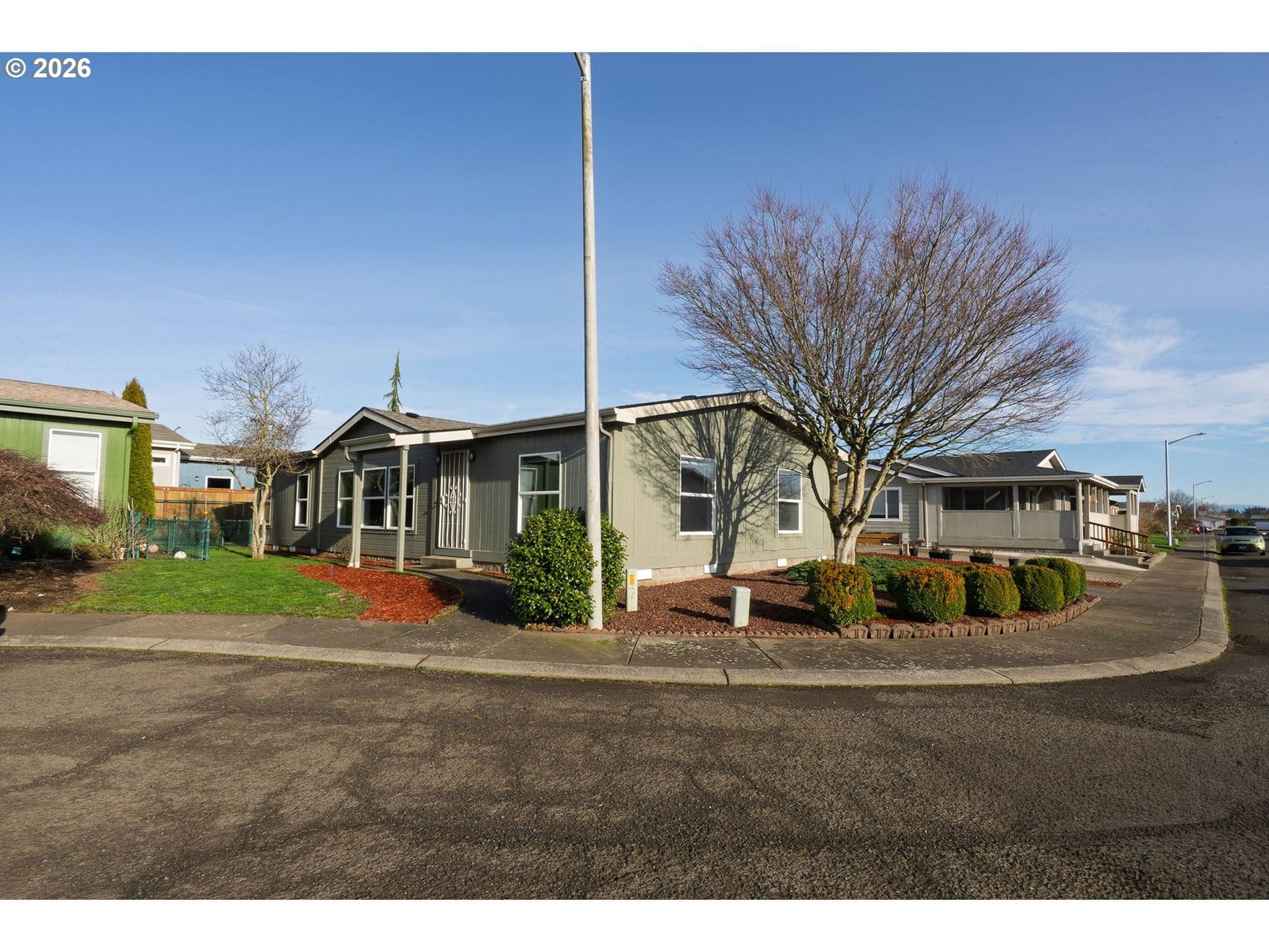 Listing photo 1 of 6