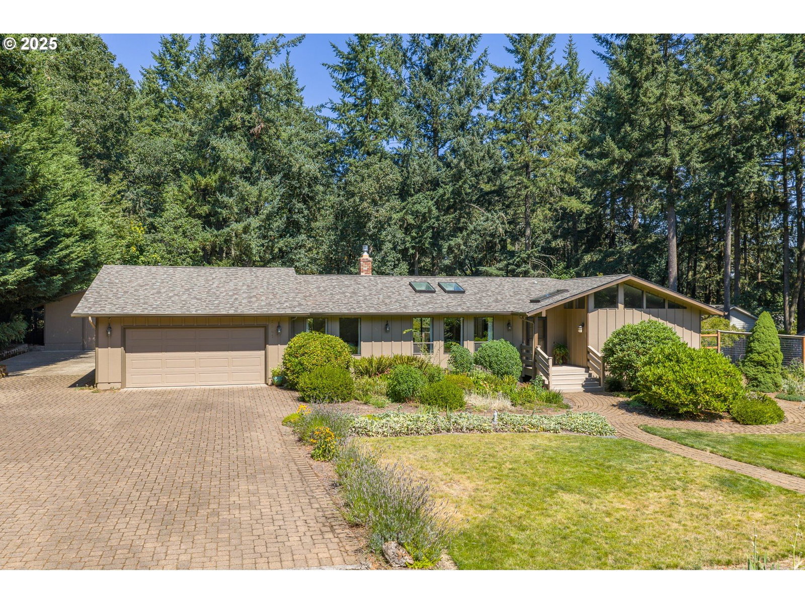 Listing photo 1 of 6