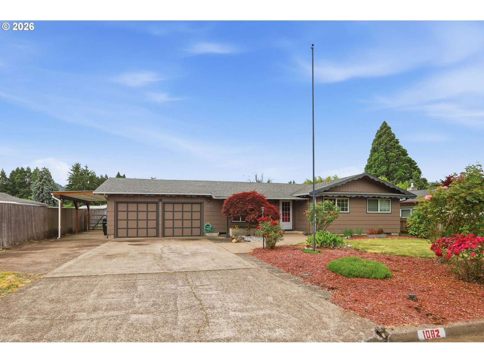 Primary listing photo, 1082 DONDEA ST, Springfield, OR, 97478
