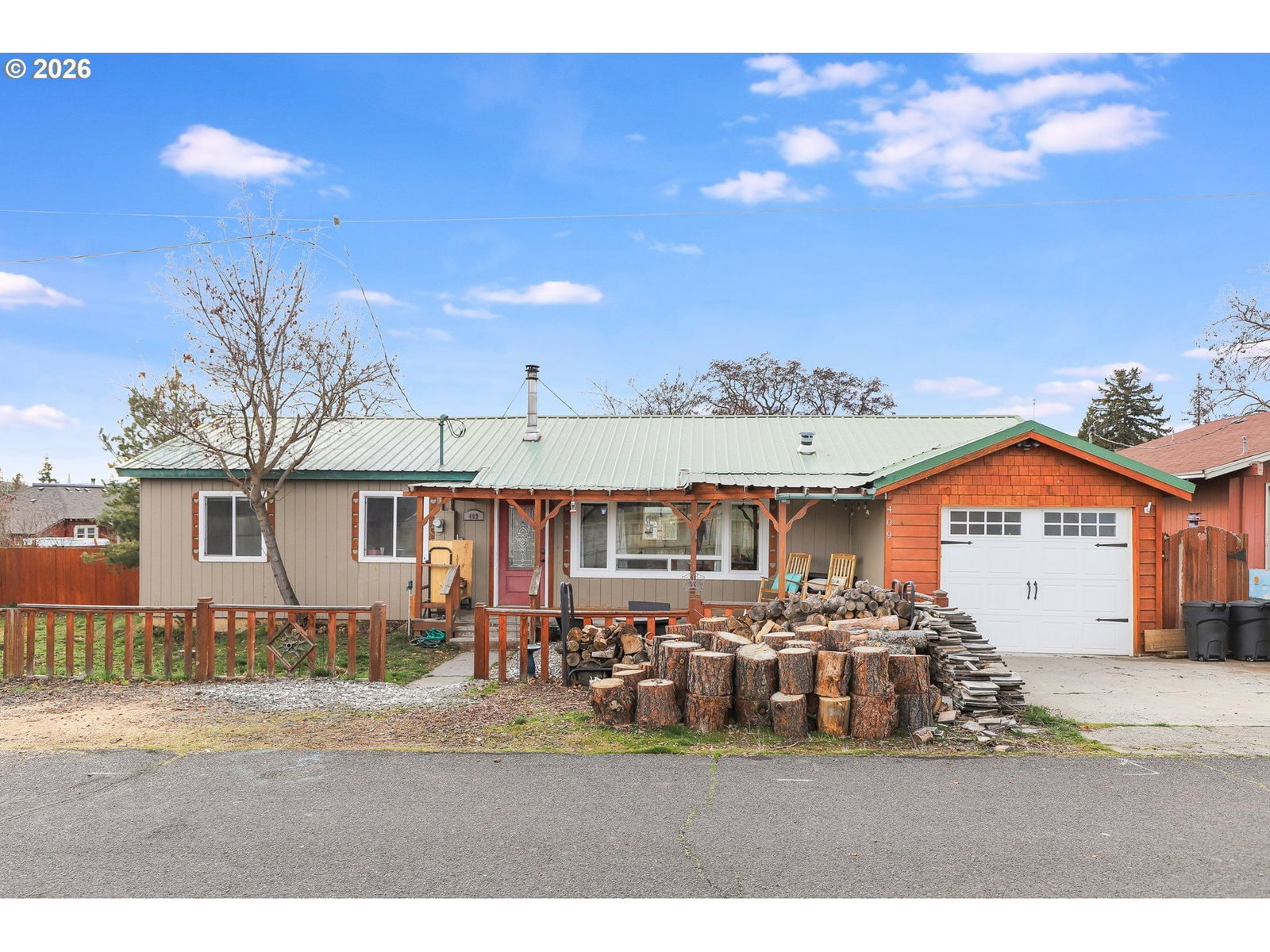Primary listing photo, 409 NE COURT ST, Dufur, OR, 97021