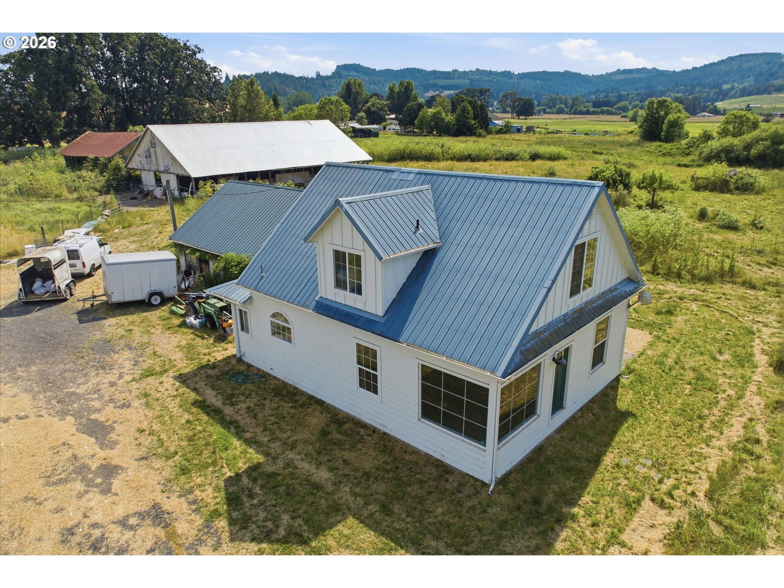 Listing photo 1 of 6