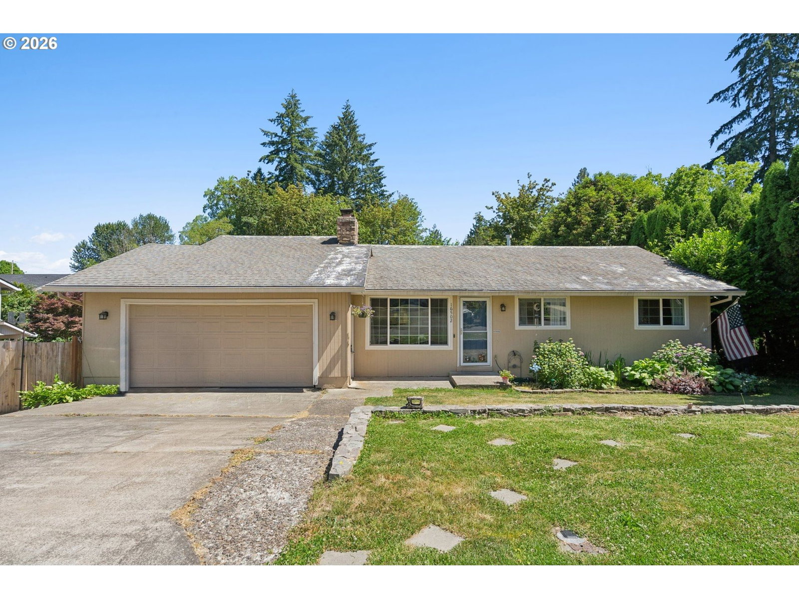 Listing photo 1 of 6
