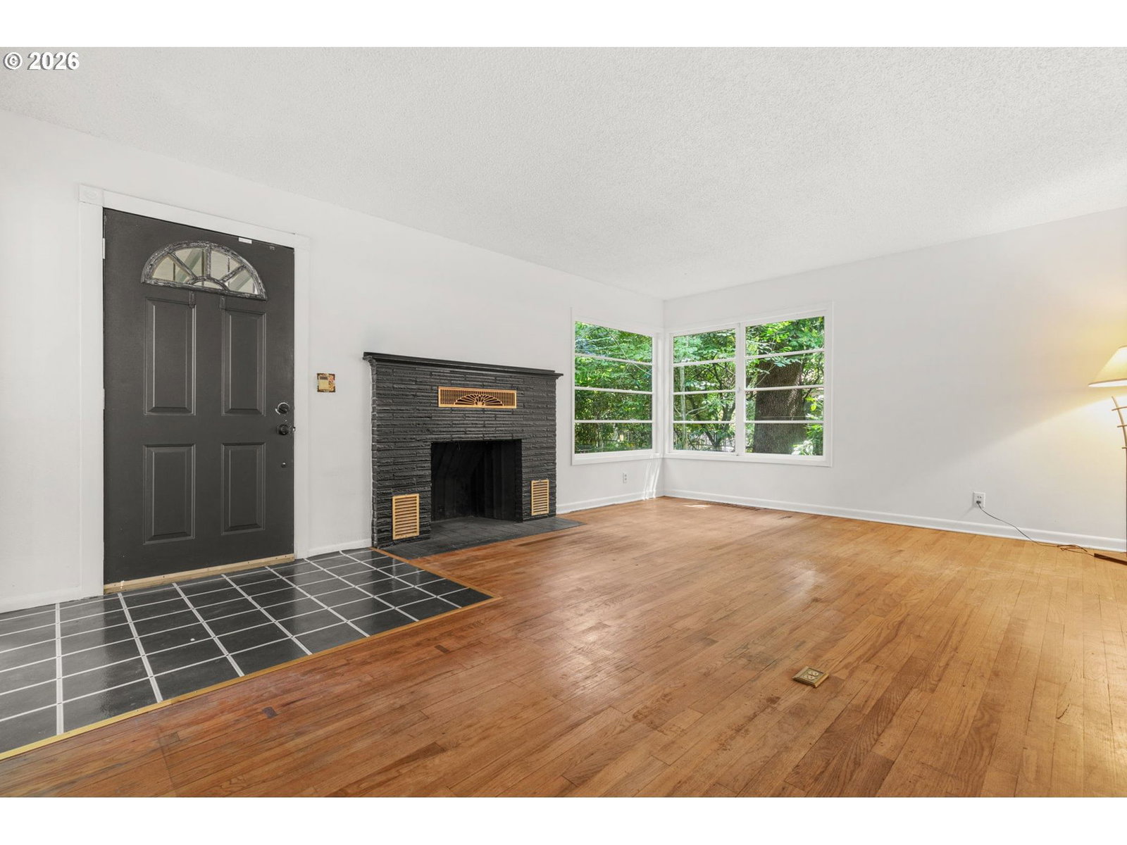 Listing photo 4 of 48, 7575 SW GREENWOOD DR, Portland, OR, 97223