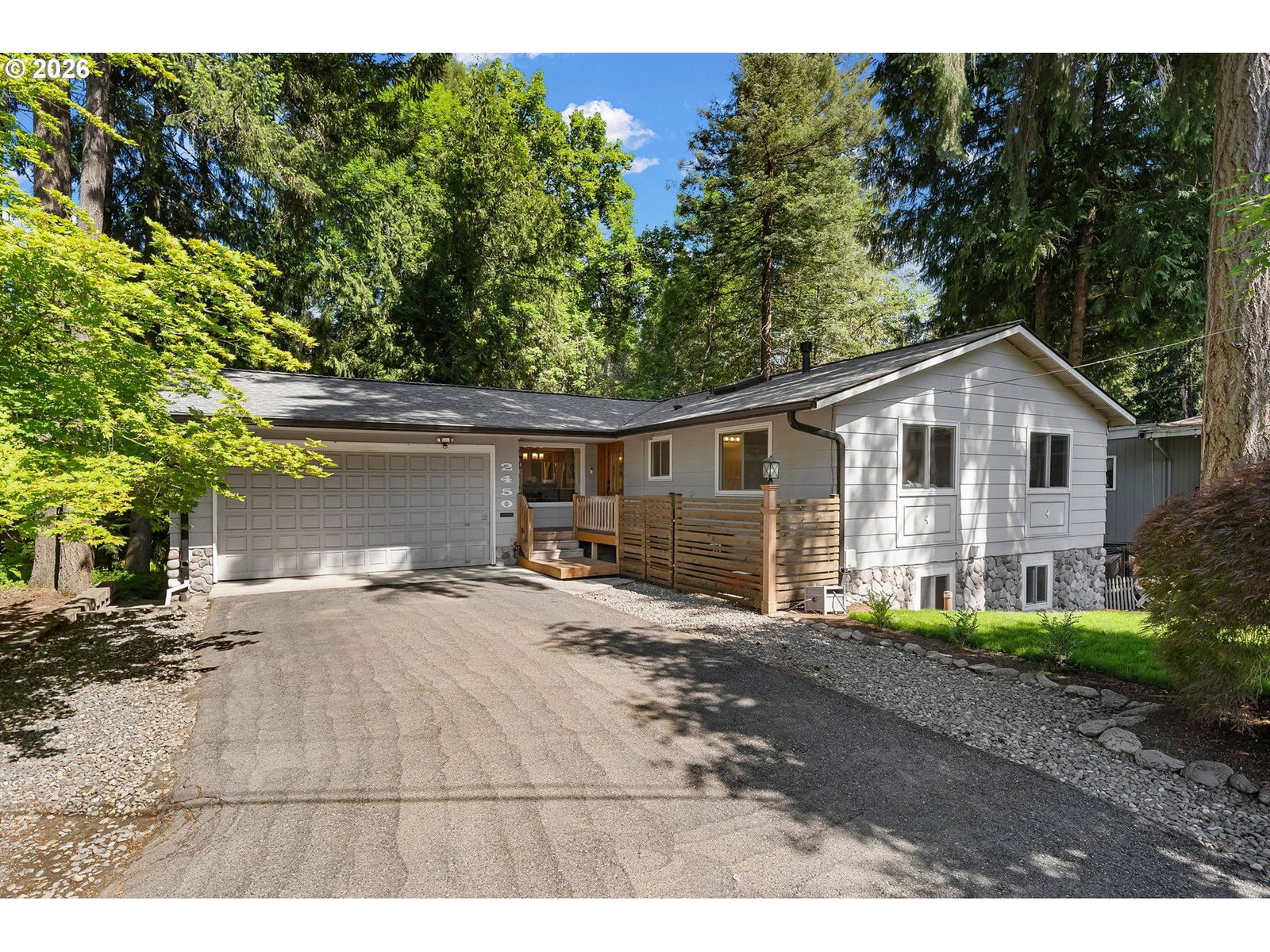 Listing photo 1 of 6