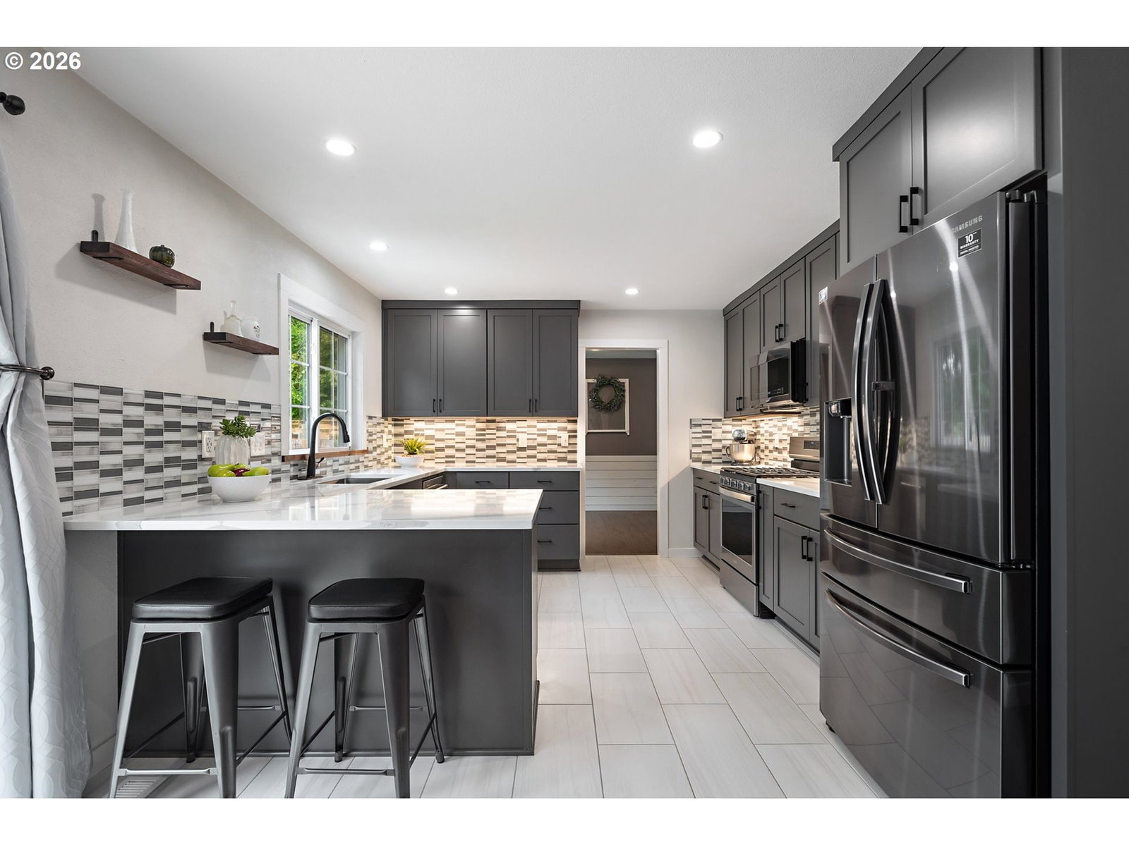 Listing photo 4 of 39, 1719 SE LEWELLYN AVE, Troutdale, OR, 97060