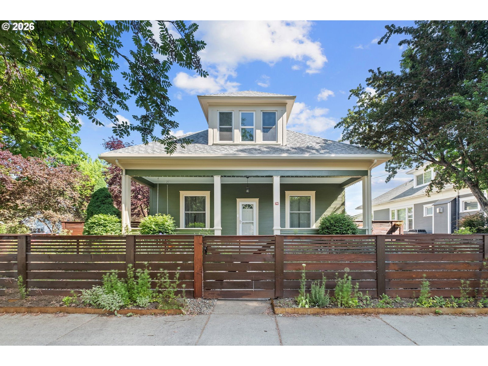 Listing photo 1 of 6