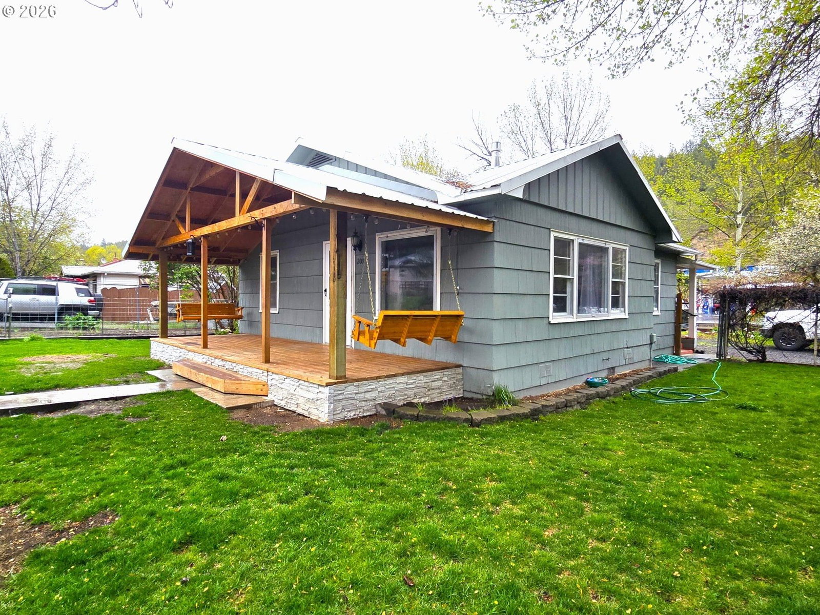 Listing photo 1 of 6