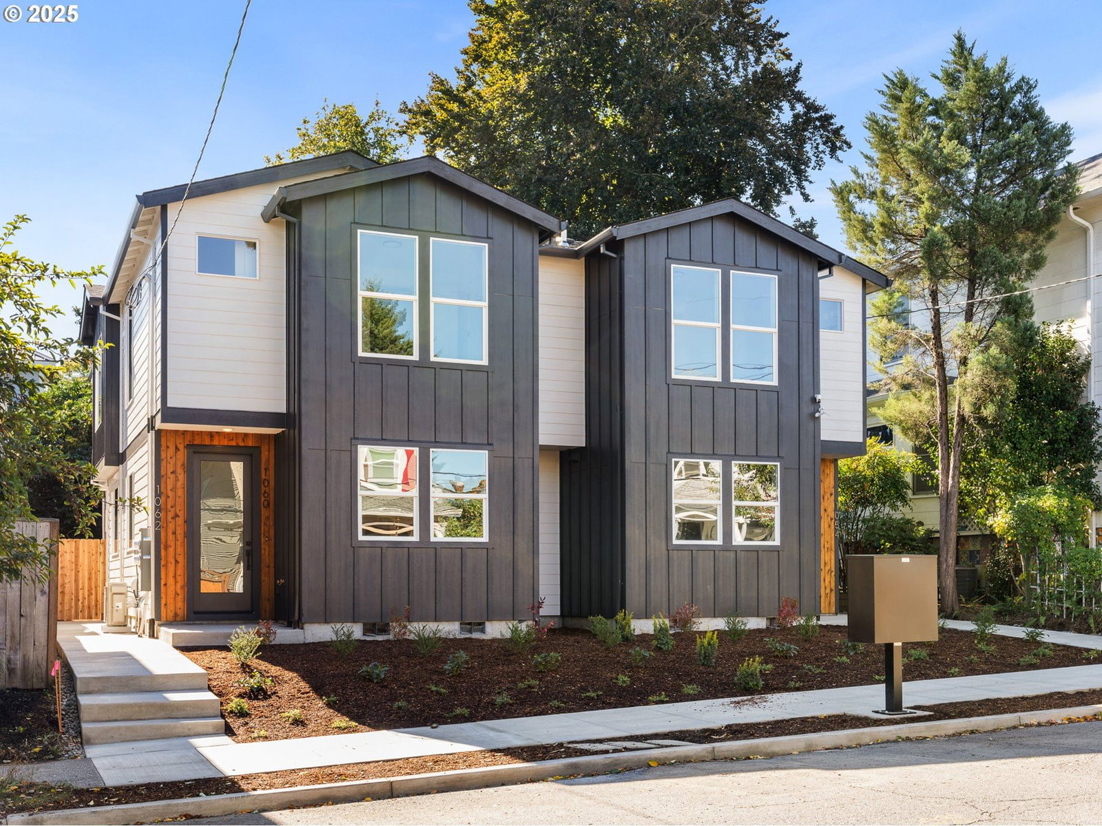 Primary listing photo, 1058 SE Franklin ST, Portland, OR, 97202